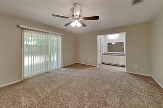 Building Photo - 11 Fiddleleaf Ct