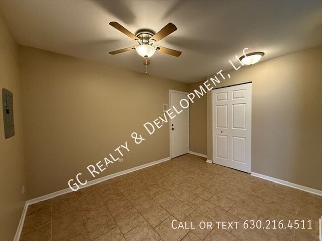 Building Photo - 268 N Carter St