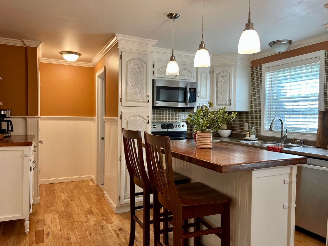 64 Boulder Dr, Londonderry, NH 03053 Townhome Rentals in Londonderry NH