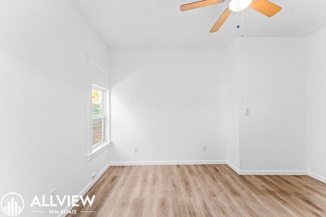 Building Photo - 1208 N Van Ness Ave