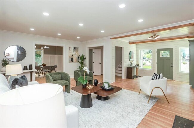 Foto del edificio - 2908 N Hills Dr NE