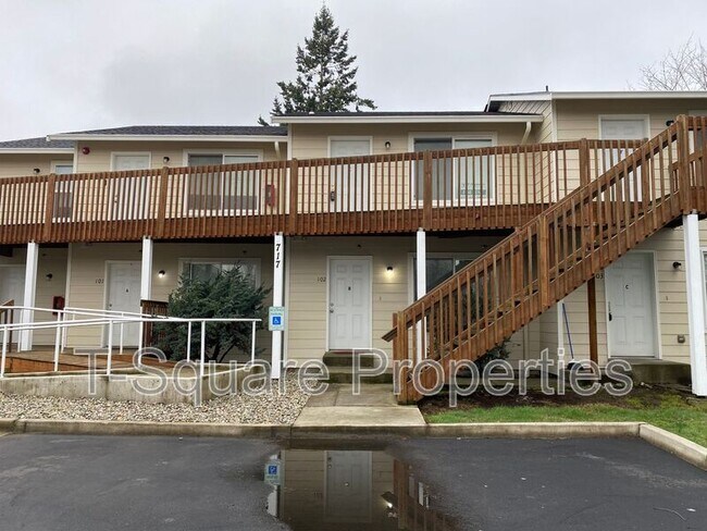Foto del edificio - 717 Cedar Ave