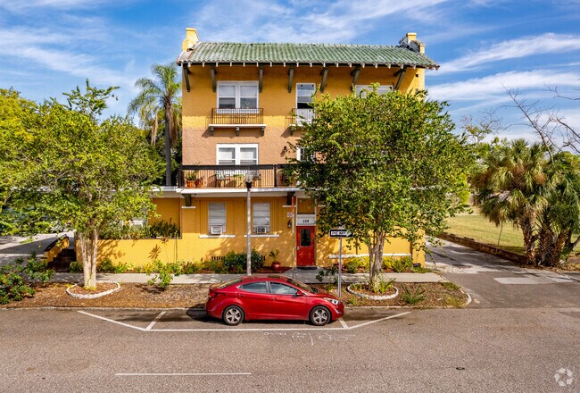 Building Photo - DOWNTOWN POINTE APARTMENTS (SELLER FINANCING)
