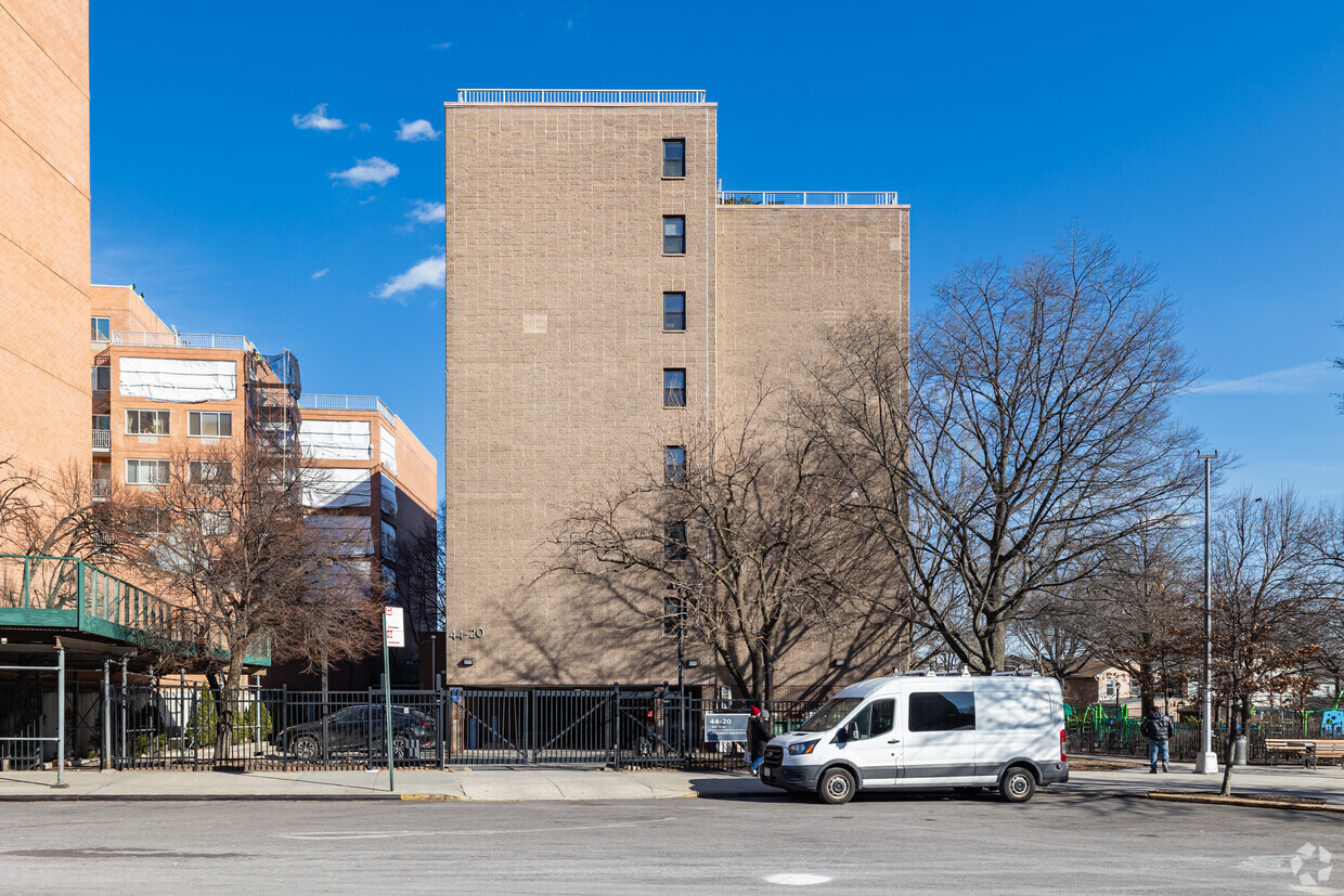 Building Photo - Sunnywood Apartments