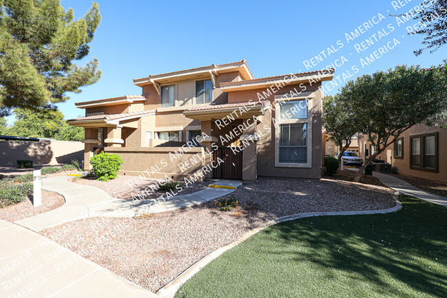 Foto del edificio - Gated - Beautiful Two-Story Condo w/ Garage!