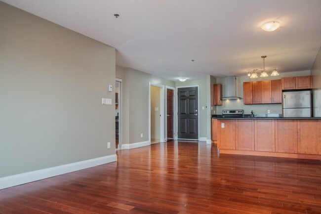 Building Photo - Riverstone