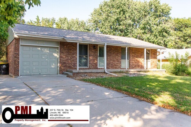 Foto del edificio - 8030 N Hazelwood Dr