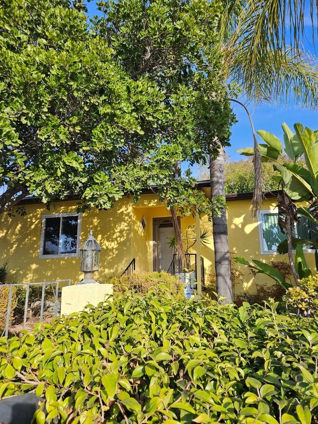 Building Photo - 757 71st St