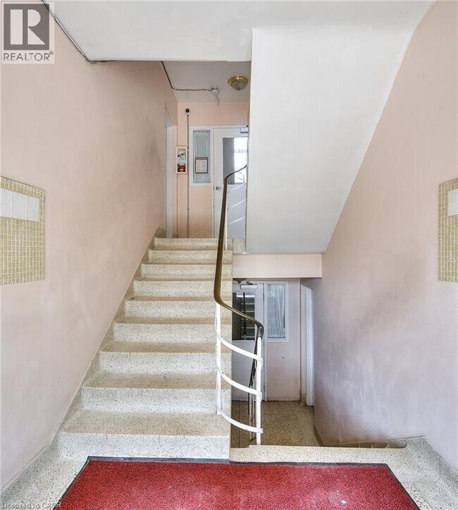 Building Photo - 357 Connaught St