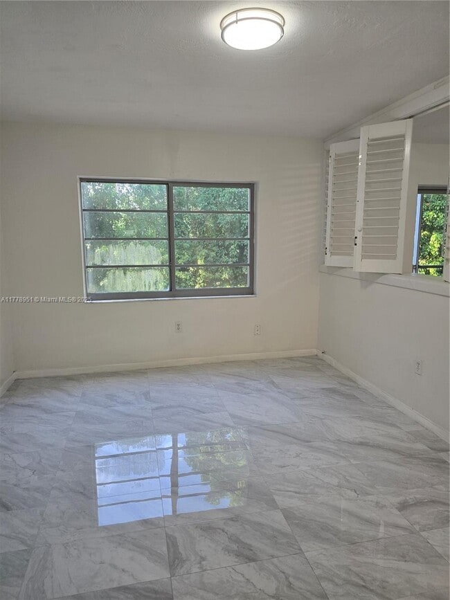 Building Photo - 15888 SW 95th Ave