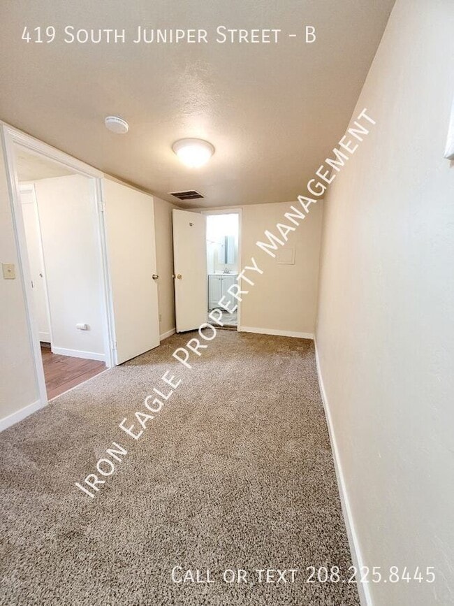 Foto del edificio - 419 S Juniper St