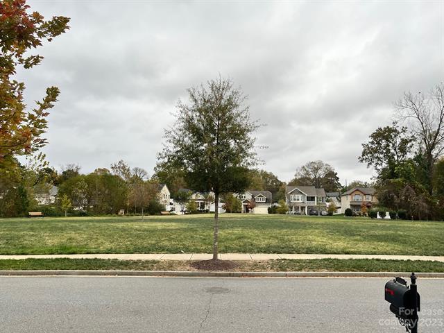 Building Photo - 10105 Blackstone Drive