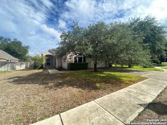 Foto del edificio - 4 Bedroom/2 Bathroom Home in the Oak Run S...