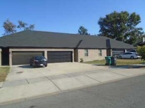 Building Photo - 2315 W Persimmon St