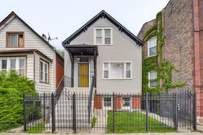 Building Photo - 6455 S Eberhart Ave