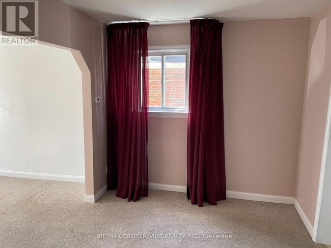 Building Photo - 64 Galbraith Ave