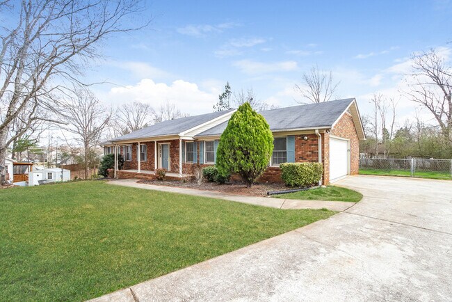 Building Photo - Spacious 3-Bedroom Home with 2-Car Garage