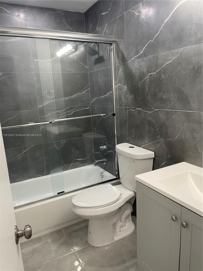 Foto del edificio - 4281 Riverside Dr