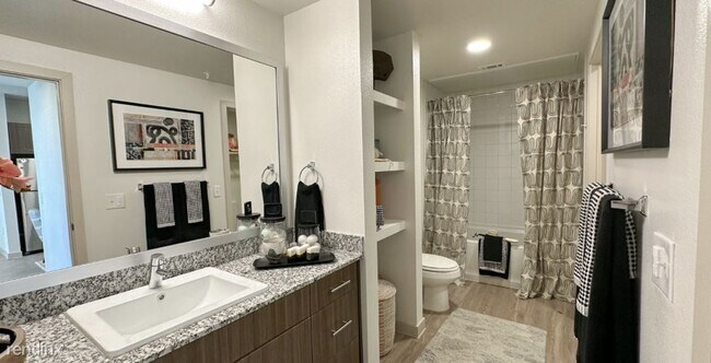 Foto del edificio - 1 br, 1 bath Condo - 174 Bass Pro Dr.