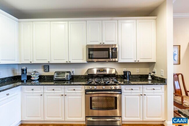 Foto del edificio - 1051 Glenwood Station Ln
