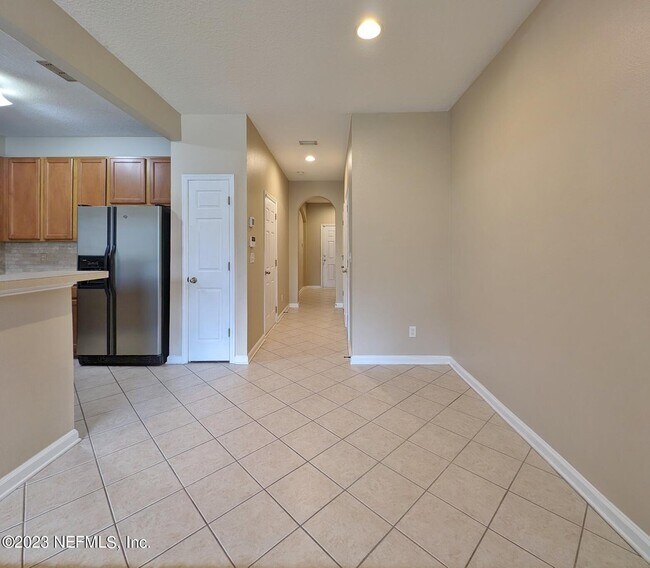 Building Photo - 5762 Sandstone Way