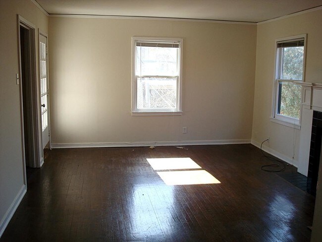 Building Photo - 1606 Vermont St