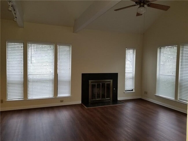 Building Photo - 6608 Cat Creek Trail