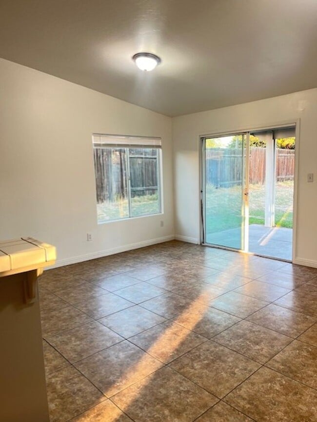 Foto del edificio - Single Family Home