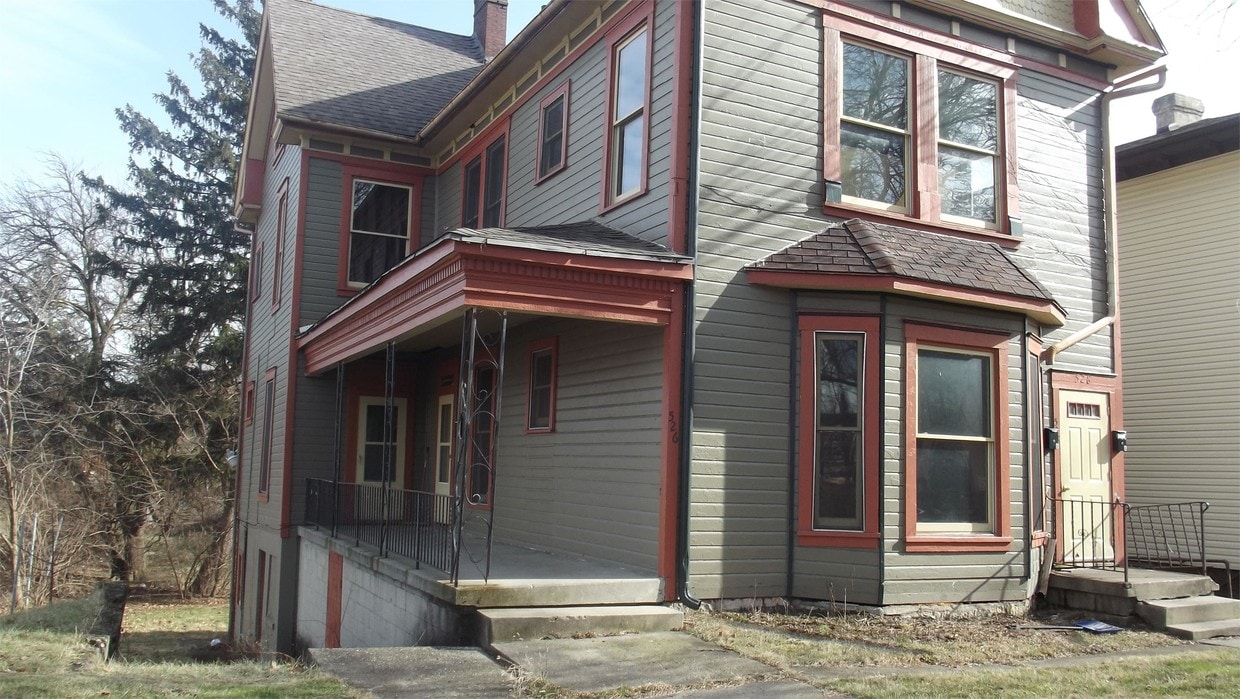 Primary Photo - 526 S Fountain Ave