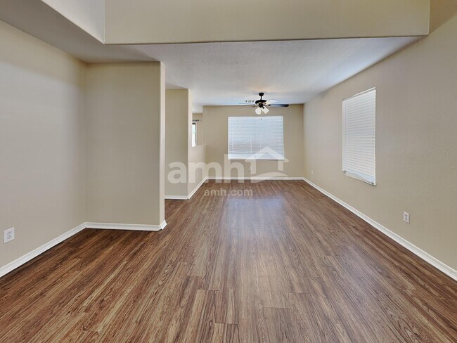 Foto del edificio - 7926 N 54th Dr