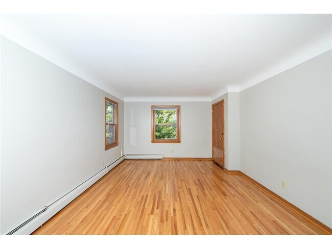 Building Photo - 3252 Grand Ave S