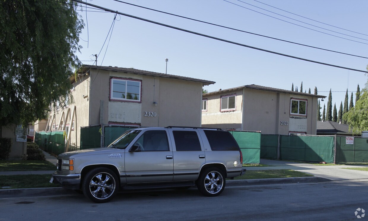 Building Photo - Evergreen Apartments