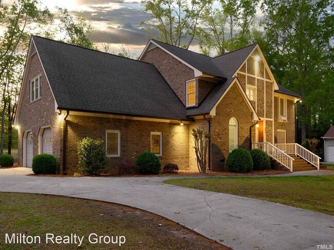 Building Photo - 4 br, 3.5 bath House - 1807 Keith Hills Road
