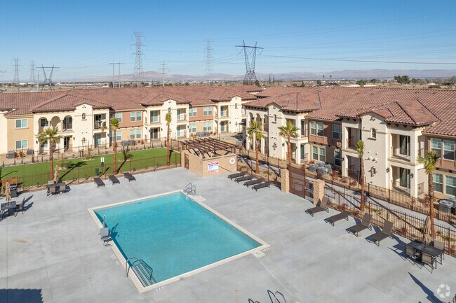 13590 Calle Avenal - Eagle Villas