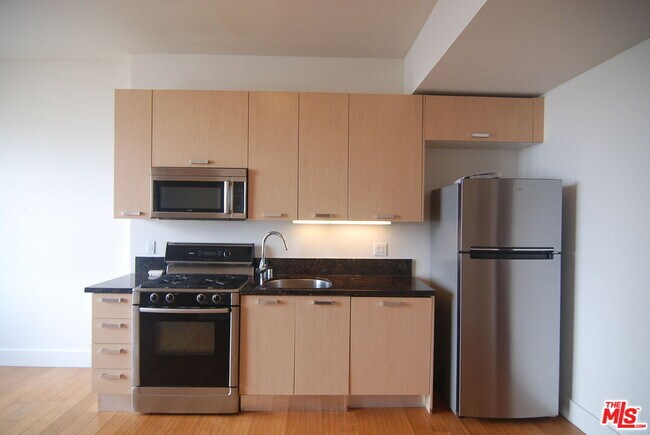 Foto del edificio - 460 S Spring St