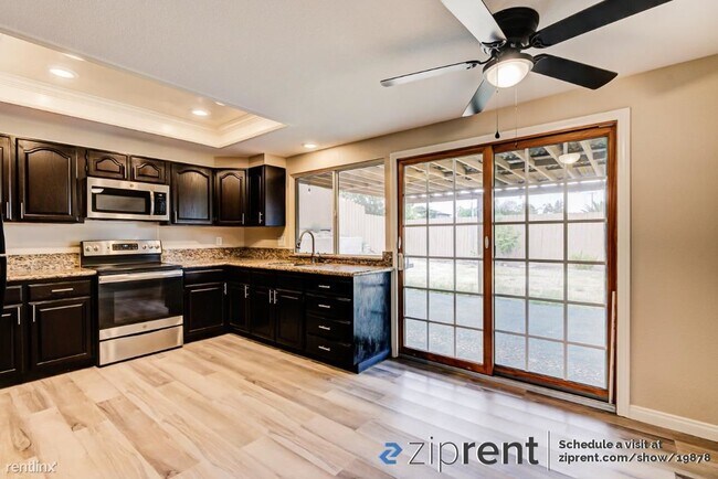 Foto del edificio - 3 br, 2 bath House - 525 San Gorgonio Driv...