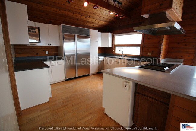 Building Photo - 7300 Big Mountain Dr