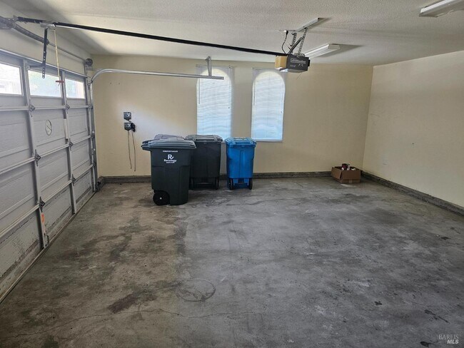 Foto del edificio - 2751 Olivewood Ln