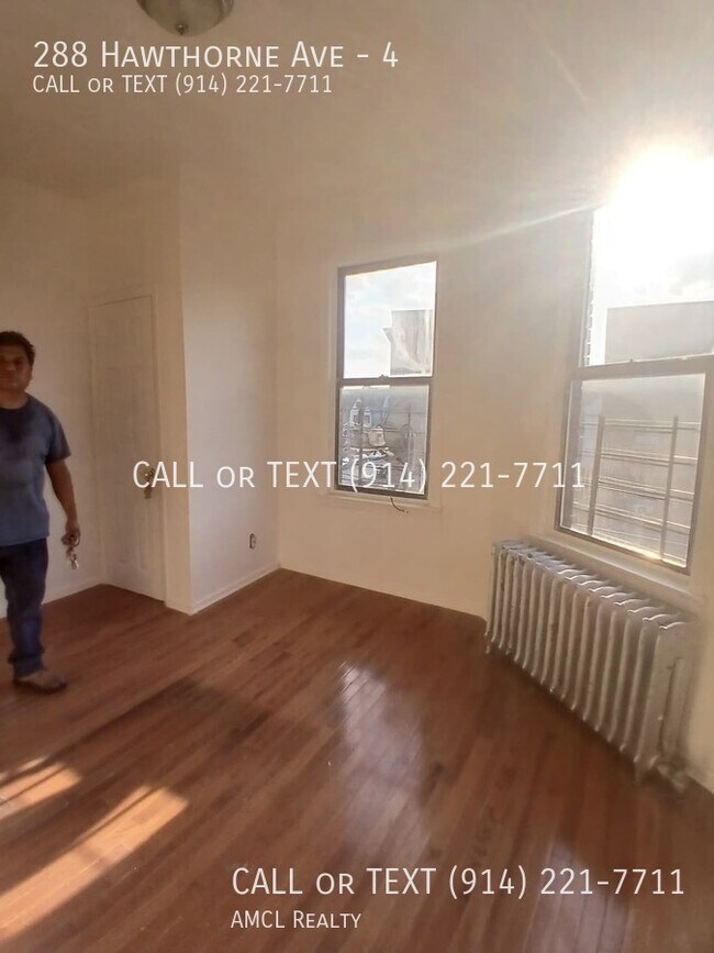 Foto del edificio - 288 Hawthorne Ave