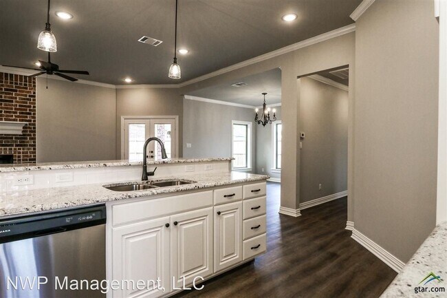 Building Photo - 4 br, 2 bath House - 911 Jackie Ray