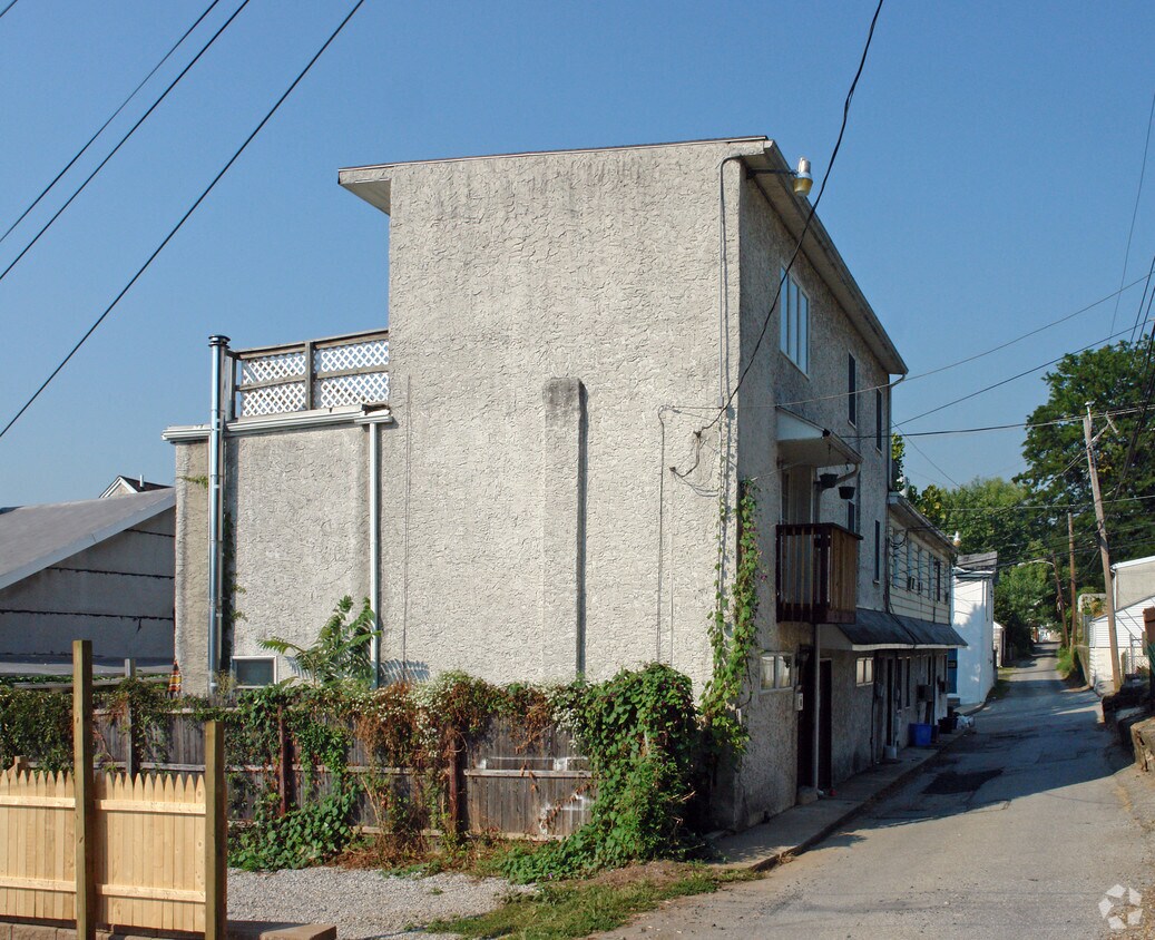 Building Photo - 301-309 Angel Aly
