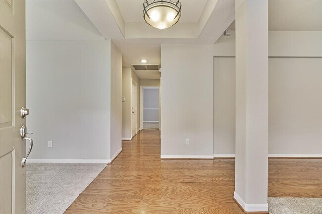 Foto del edificio - 99 E Foxbriar Forest Cir