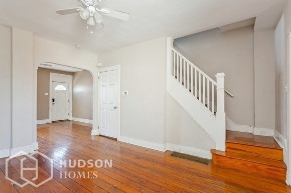 Building Photo - 212 N Plum St