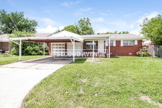 Building Photo - 2517 SW 67th St