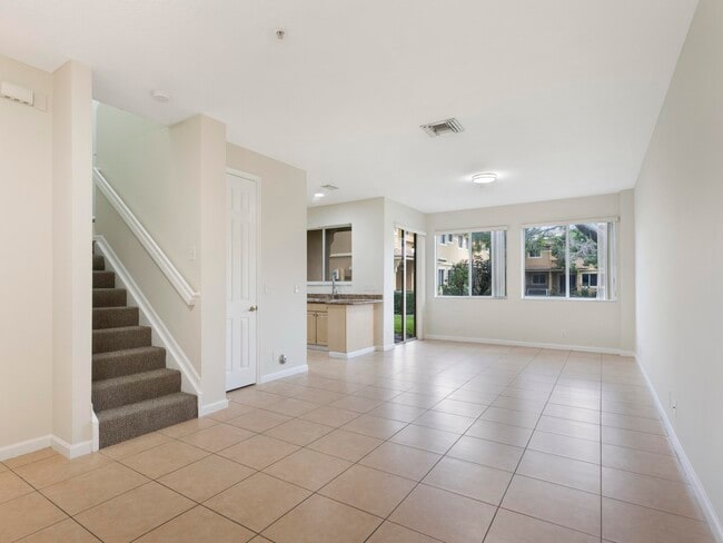Foto del edificio - 4282 Berkshire Wharf Dr