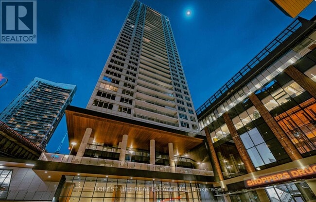 Photo du bâtiment - 17 Bathurst St