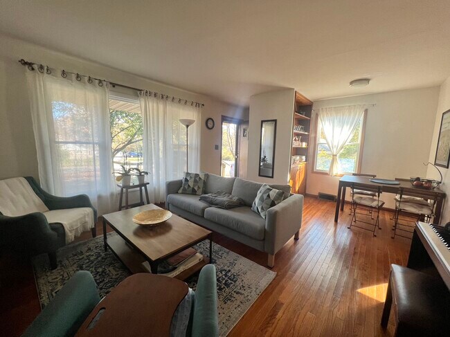 Foto del edificio - 411 N Hillsdale Dr