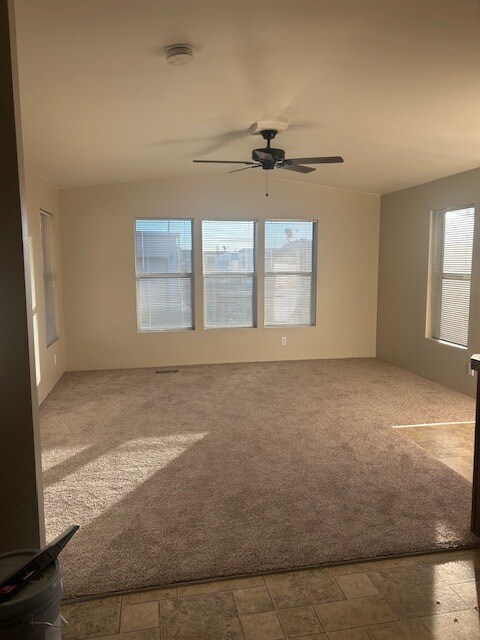 Foto del edificio - 9427 E University Dr