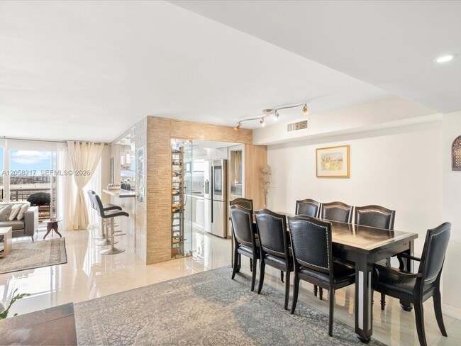 Building Photo - 18071 Biscayne Blvd
