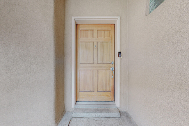 Building Photo - 8904 Desert Fox Way NE
